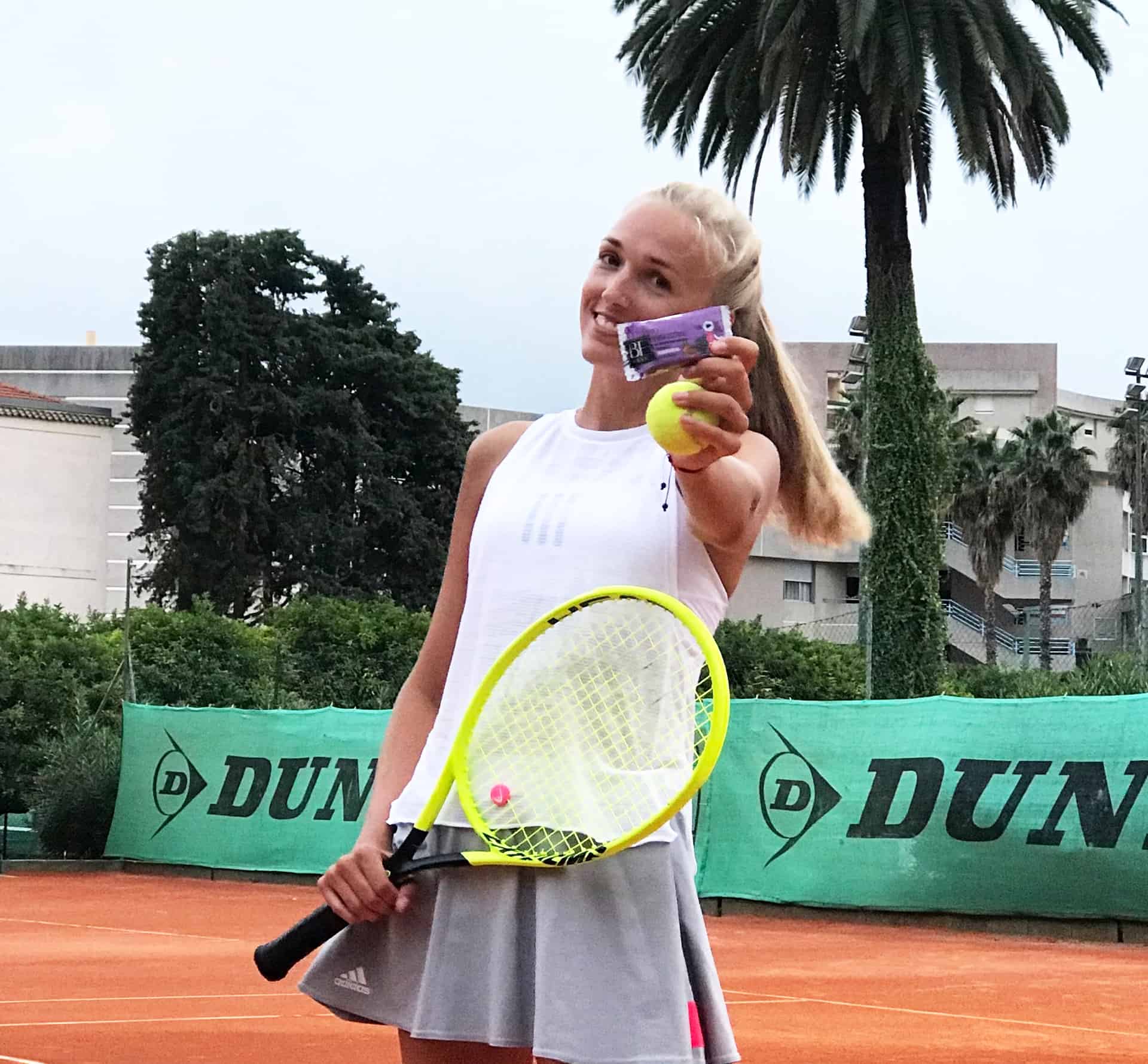 Be Active Red Velvet musta sõstra-mandli toorbatoon - 16tk