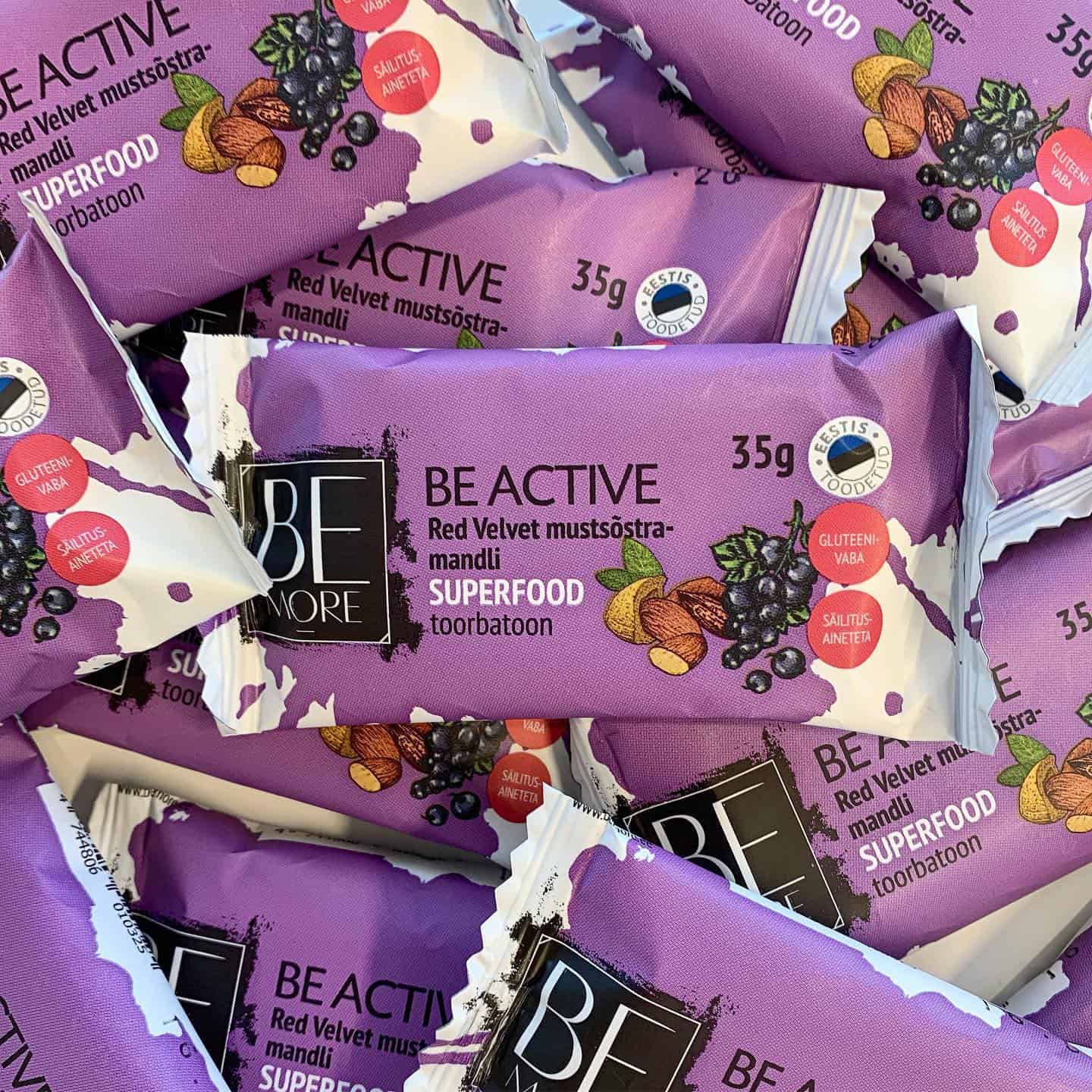 Be Active Red Velvet musta sõstra-mandli toorbatoon - 16tk